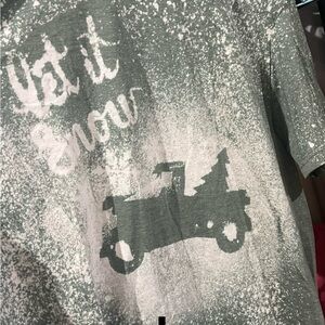Green 'Let it Snow' Graphic T-Shirt